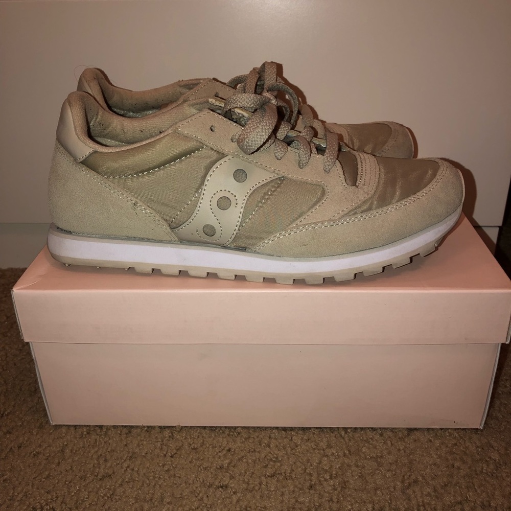 Saucony tan sneakers